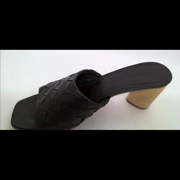 VERONICA BEARD - Size 9
Kiele Woven Napa Block-Heel Sandals *worn twice - Picture 7 of 9